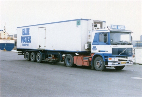 DMC Decals 50-532 Blue Water Semitrailer, refrigerated - blue
